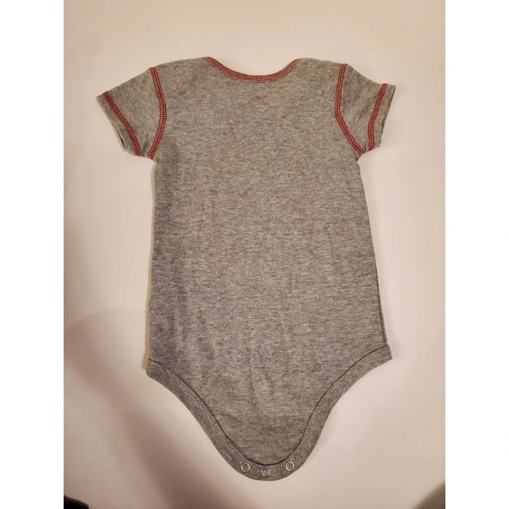VF Chicago Blackhawks #1 Biggest Fan Size 18‎ Months One Piece Creeper Bodysuit